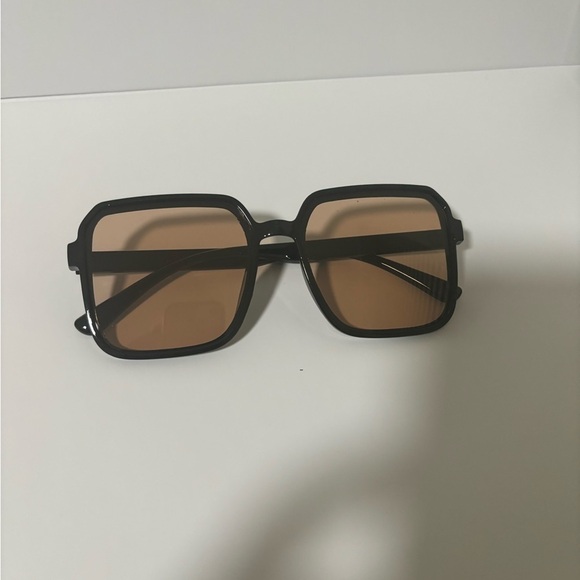 Chic Black Sunglasses with Brown Tinted Lenses - Picture 2 of 7